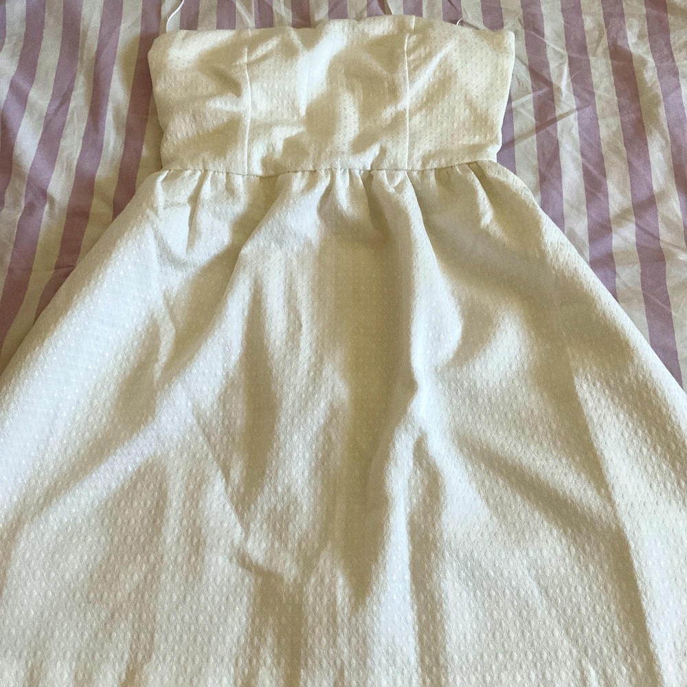 VICOLO Cream color mid length dress size L